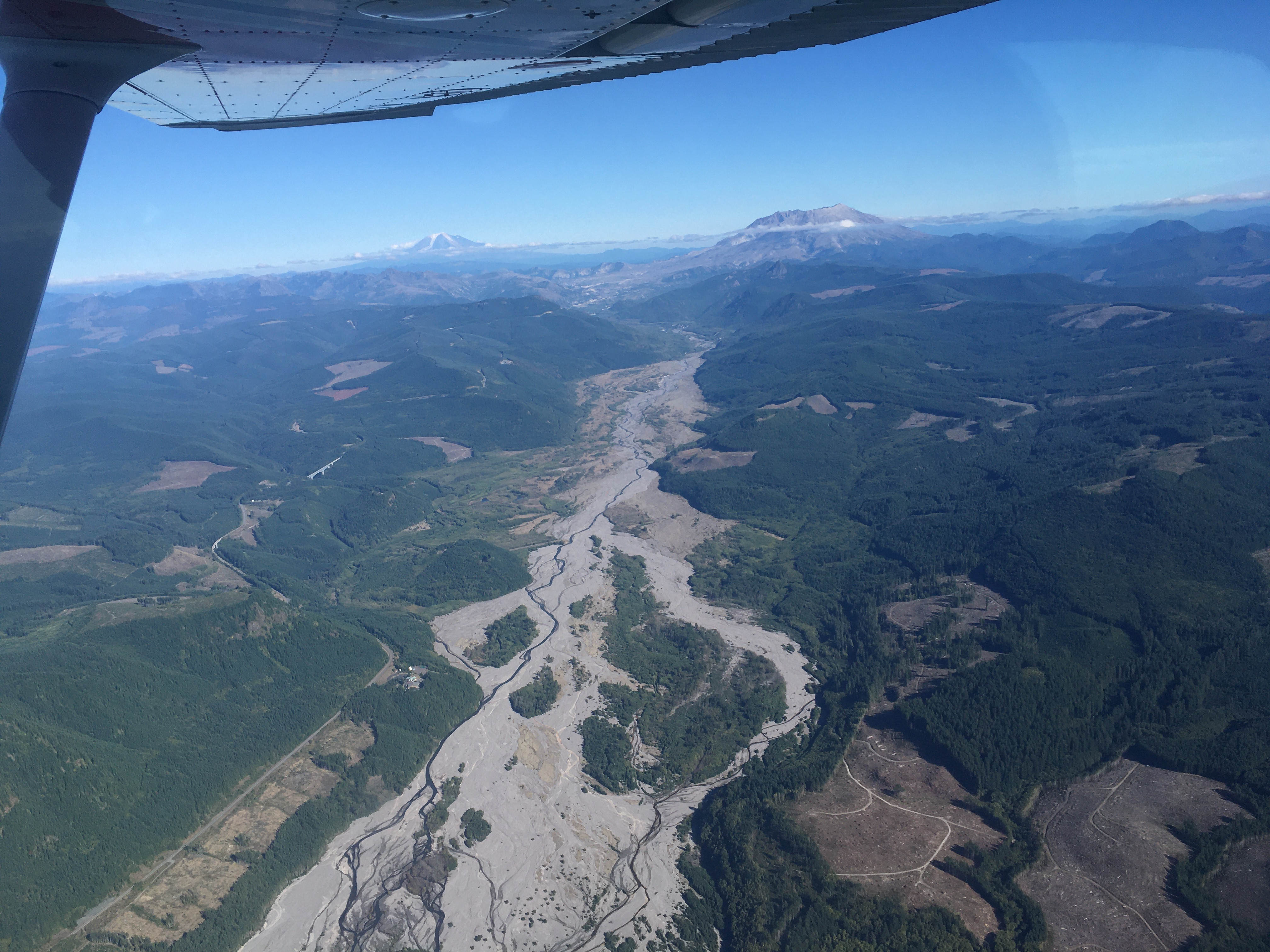 Mt St-Helens and Mt Adams